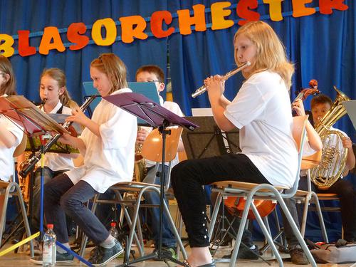 Das Schülerorchester gab alles bei »I ’m a Believer « von Johnny Vinson. Foto: Vanessa Jacobi 