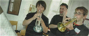 BAYERN IN BELVEDERE: Mit Bernd Müller (15) und Alexander Sommer (14) geben zwei Franken im Musikgymnasium den Trompeten-Ton an. Foto: J. Lehnert